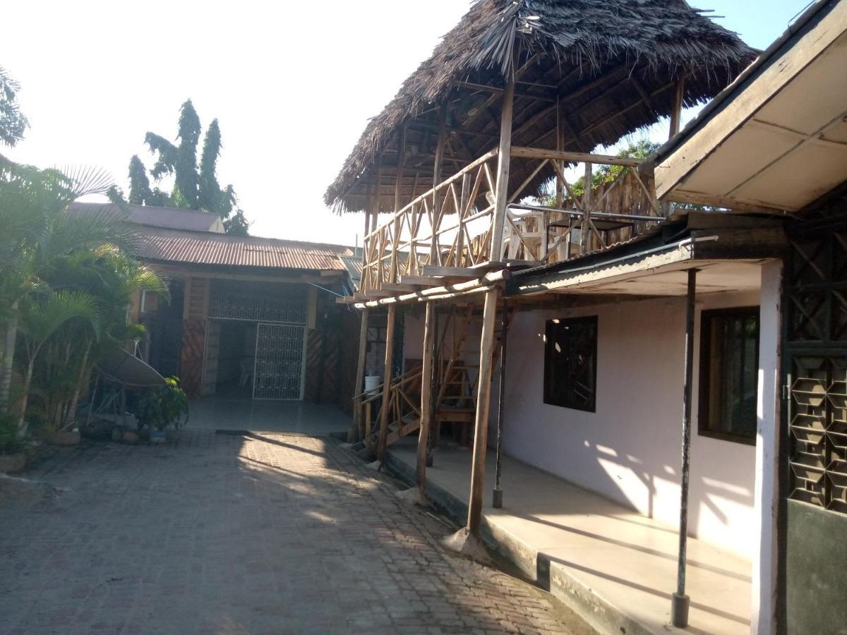 Kicec Bar And Guest House Airport Dar-es-Salaam Eksteriør bilde
