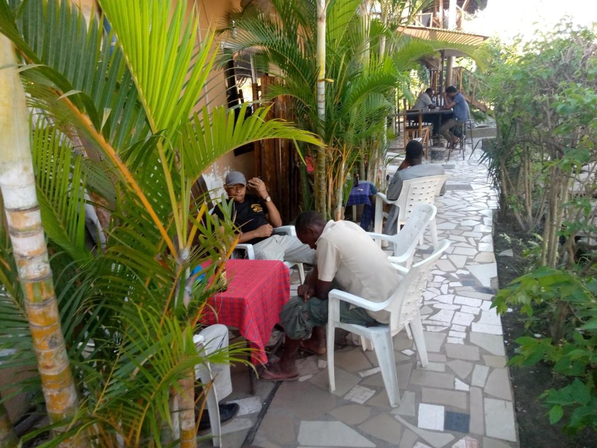 Kicec Bar And Guest House Airport Dar-es-Salaam Eksteriør bilde