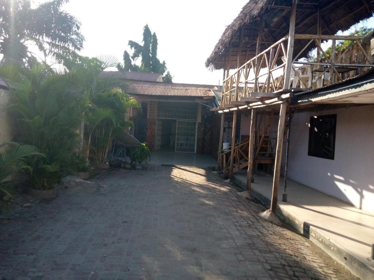 Kicec Bar And Guest House Airport Dar-es-Salaam Eksteriør bilde
